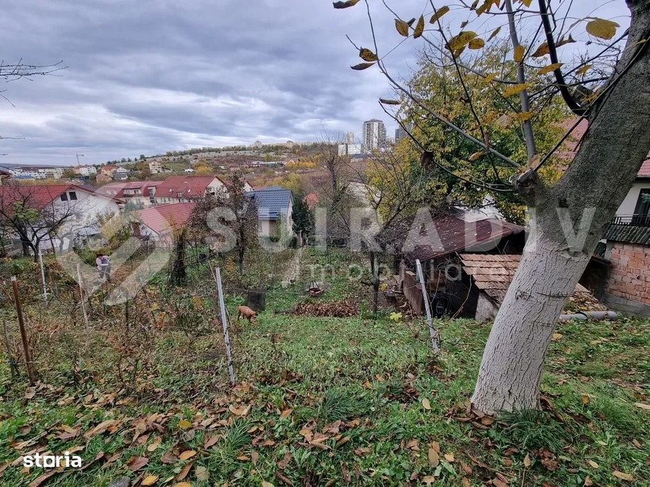 Casă spațioasă cu 5 camere, garaj și curte generoasă – strada Câmpului
