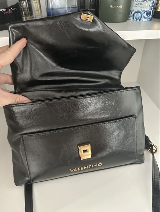 Geanta / poseta Valentino noua