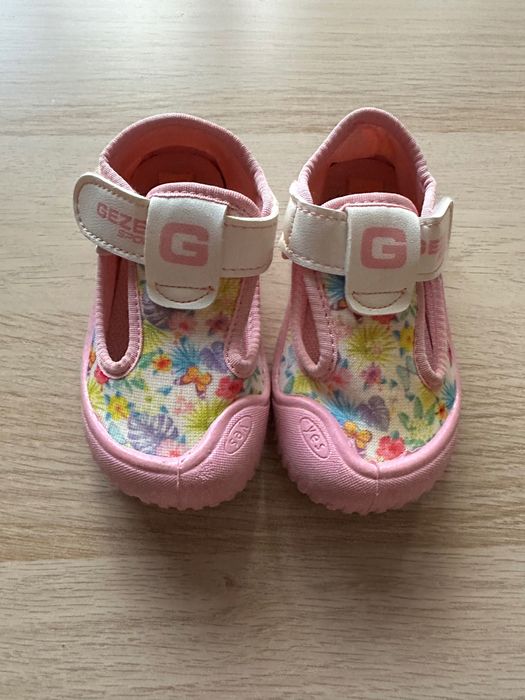 Детски пантофи за момиче