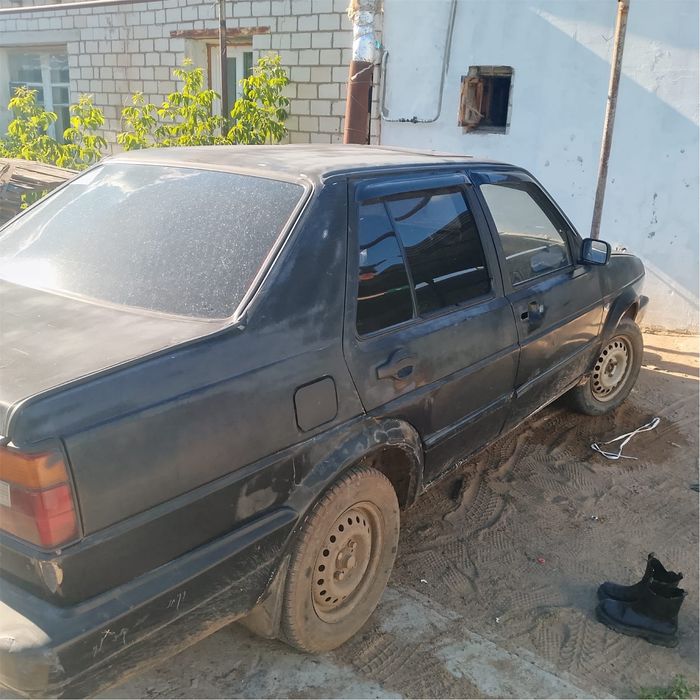 Продамм джетту 1990г