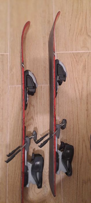 Vând schiuri pentru copii