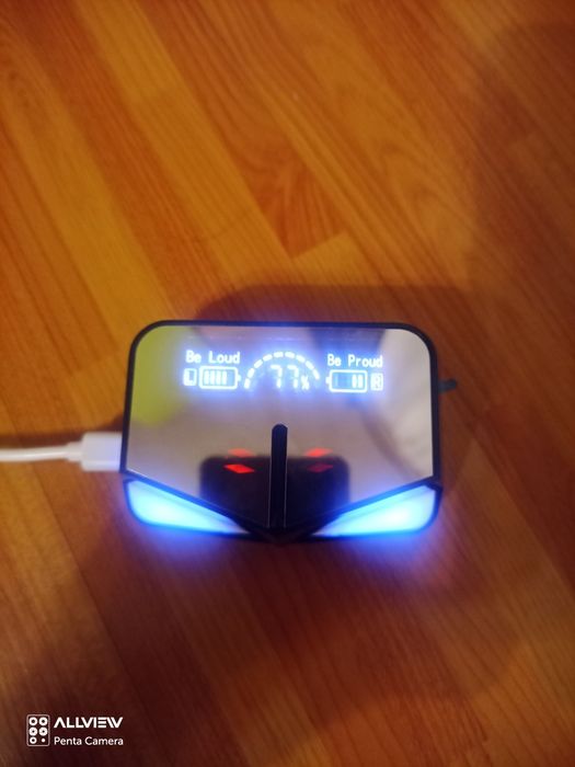 Vând câteva modele de căști wireless cu conectare bluetooth.