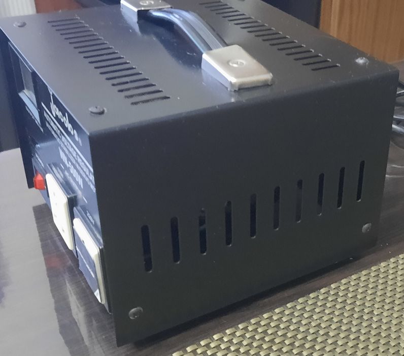 Понижающий трансформатор-стабилизатор