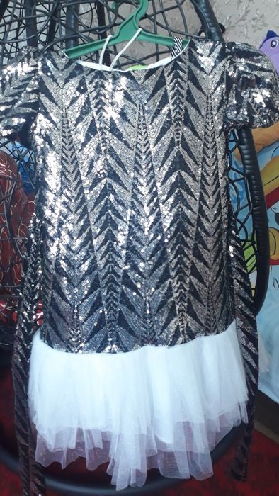 Платье на 6-7 лет