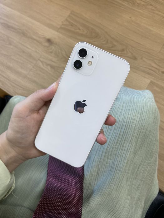 iPhone 12 64 ГБ — белый