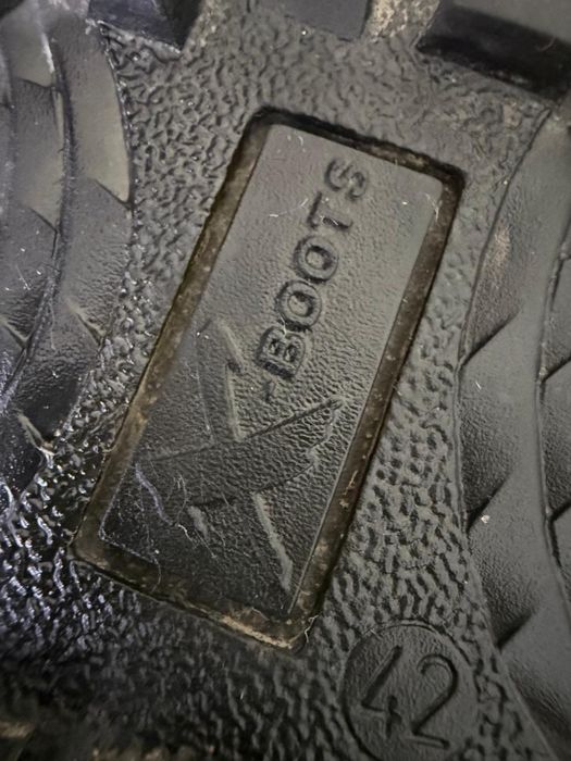 Б/у зимний 42 размер, 8000тг