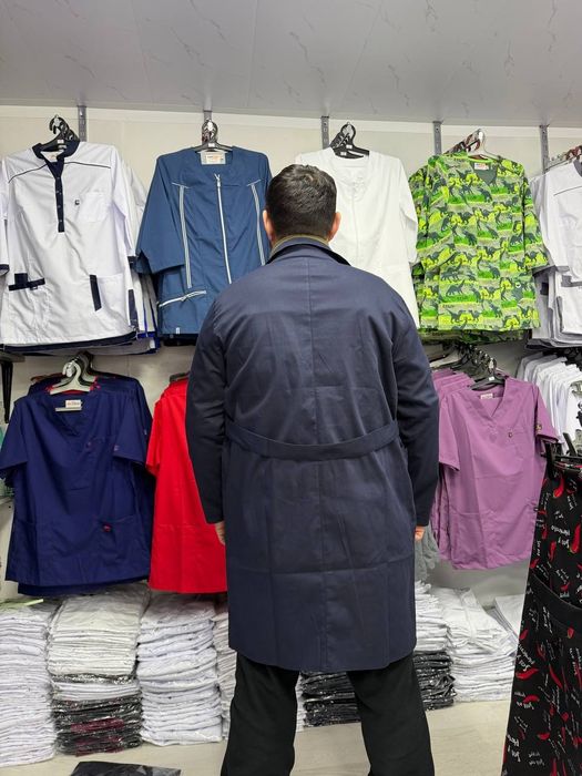 Продаю рабочие халаты. ( технические )