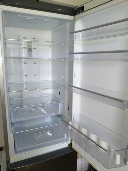 Хладилник с фризер Hotpoint Ariston с ел. проблем