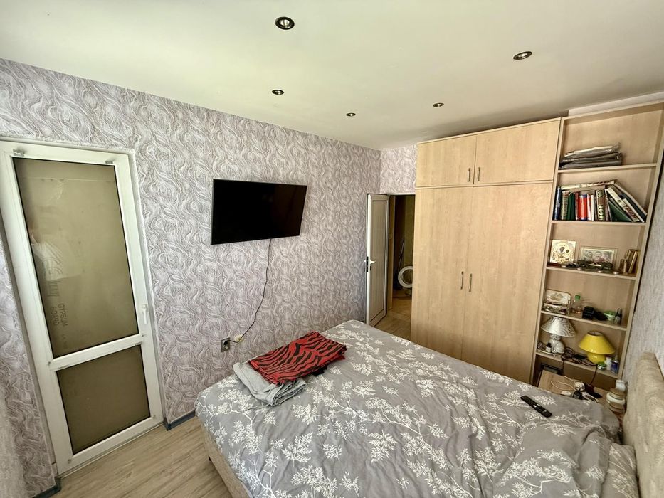 Продава се Тристаен апартамент в Силистра, Изток - 70 кв.м за 1057 €/кв.м - Снимка #2