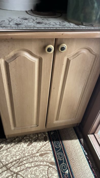 Мебель, тумбочки, шкаф