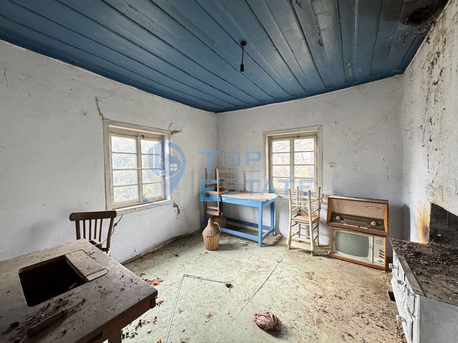 Къща в Велико Търново, област-с.Николаево площ 80 цена Двуетажна къща