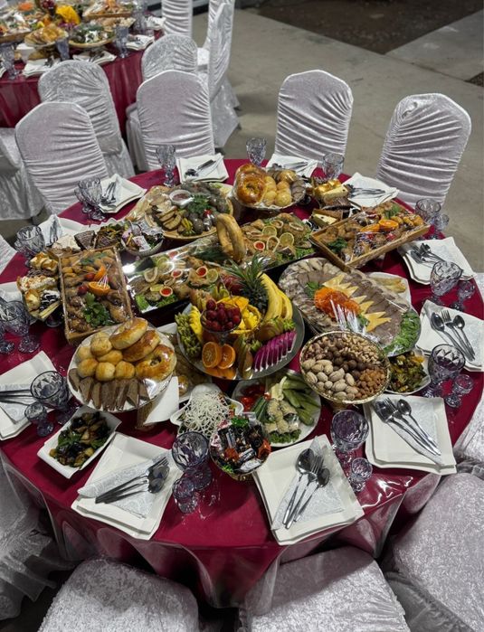 Стол стуля посуда аренда