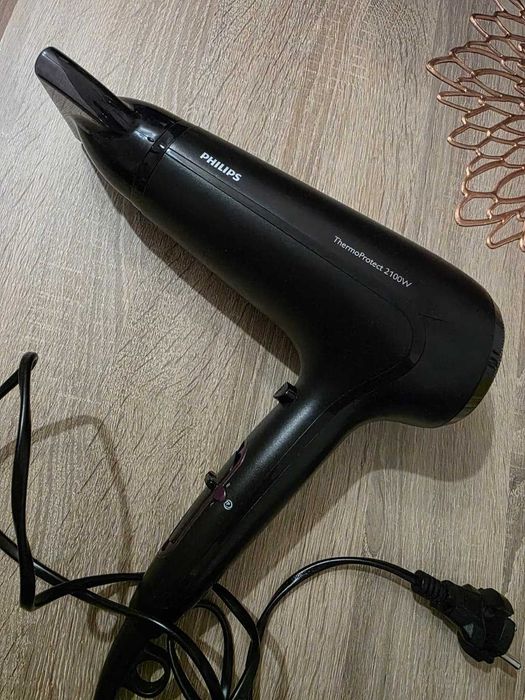 Philips Uscator de par 2100W cu functii diverse