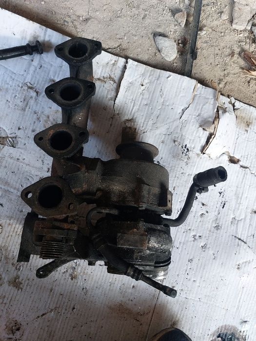 Турбина с изпускателен колектор е90 е91 бмв  2.0д 184кс bmw e90 e91