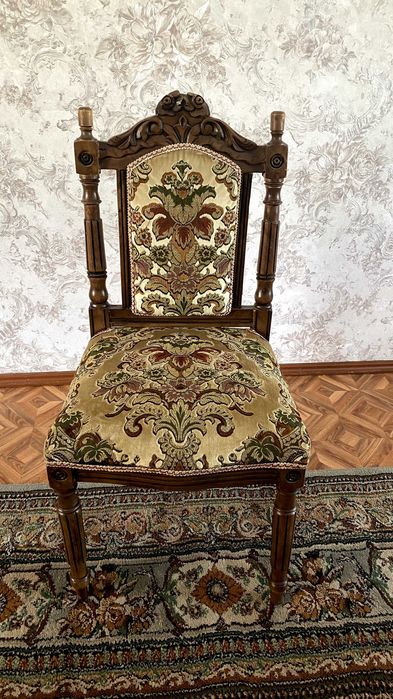 Стулья в зал из дерева