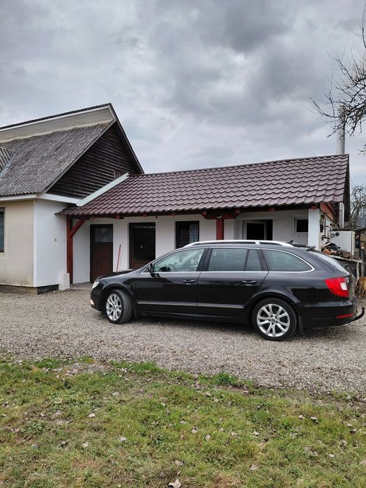 Skoda superb anul 2012