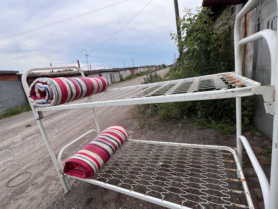Продам  2х ярустные кровати
