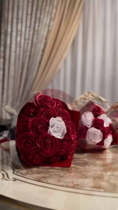 Букет из атласных лет