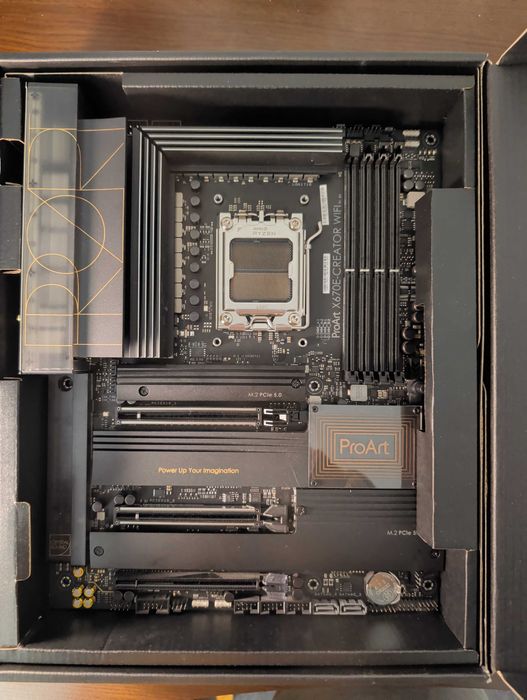 Placa de baza Asus ProArt x670e + cadou