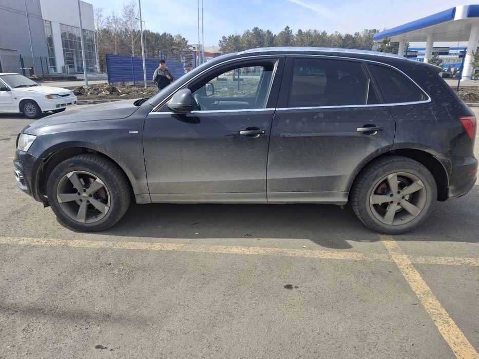 Audi Q5 легковая машина