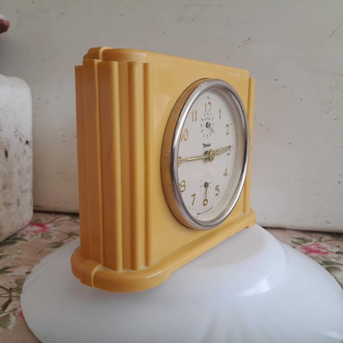 Ceas desteptator mecanic JNSA fabricat in fosta Yugoslavia