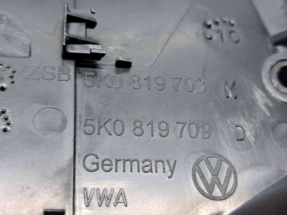 Grila aerisire dreapta Volkswagen Golf 6 (5K1) [Fabr 2009-2013] 5K081