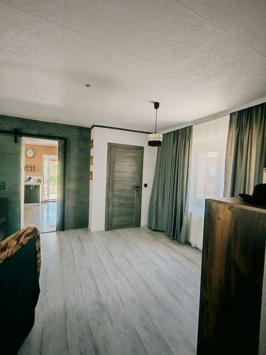 Vand casa in comuna bistret