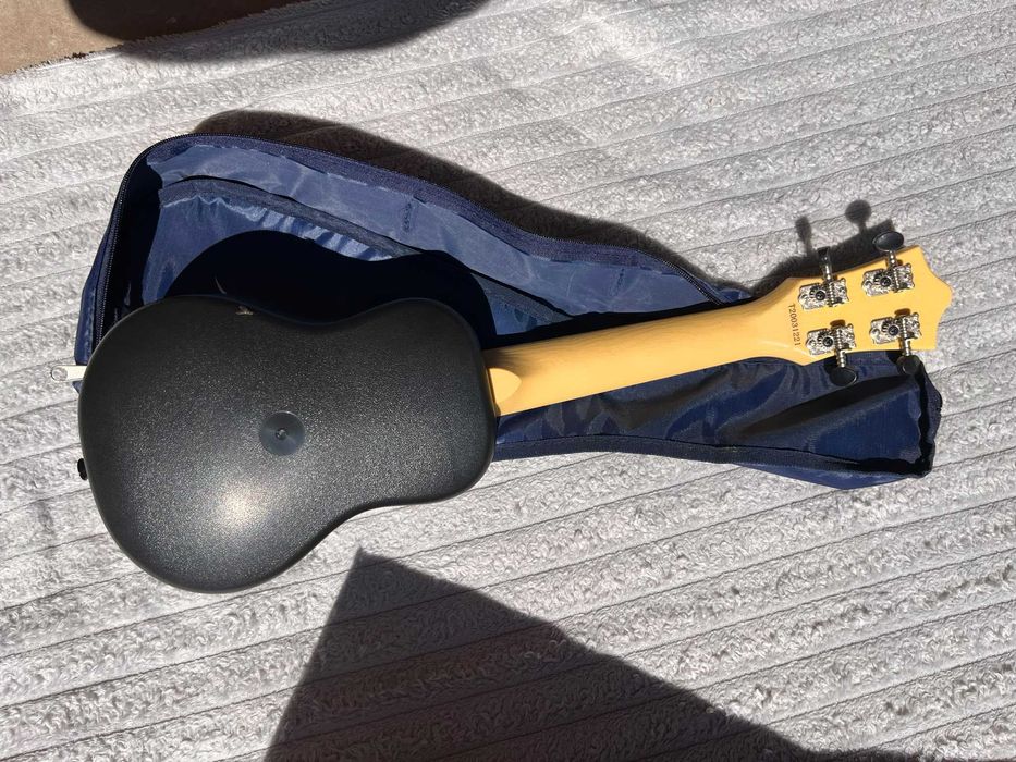 ukulele flight soprano travel uke