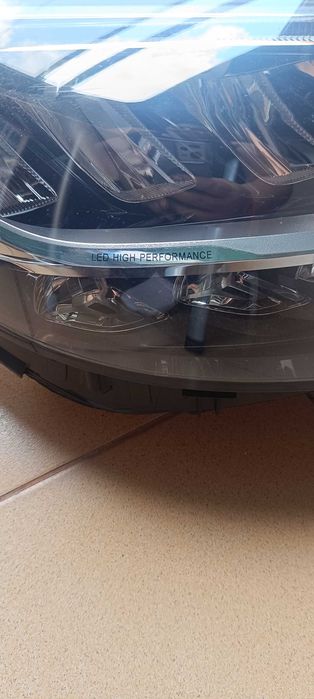 LED фар за Mercedes -Benz