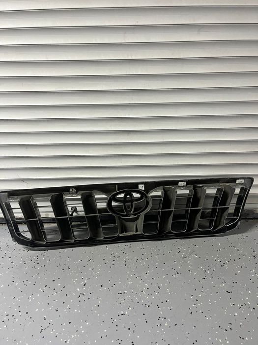 Решетка радиатора прадо 120