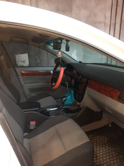 Lasetti sotiladi 2012 yil