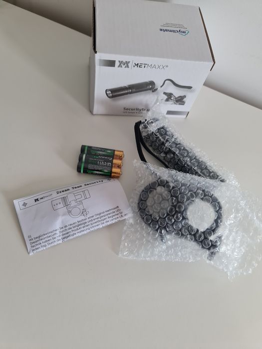 Lanterna LED Mercedes-Benz Trucks cu 5 moduri diferite de luminare