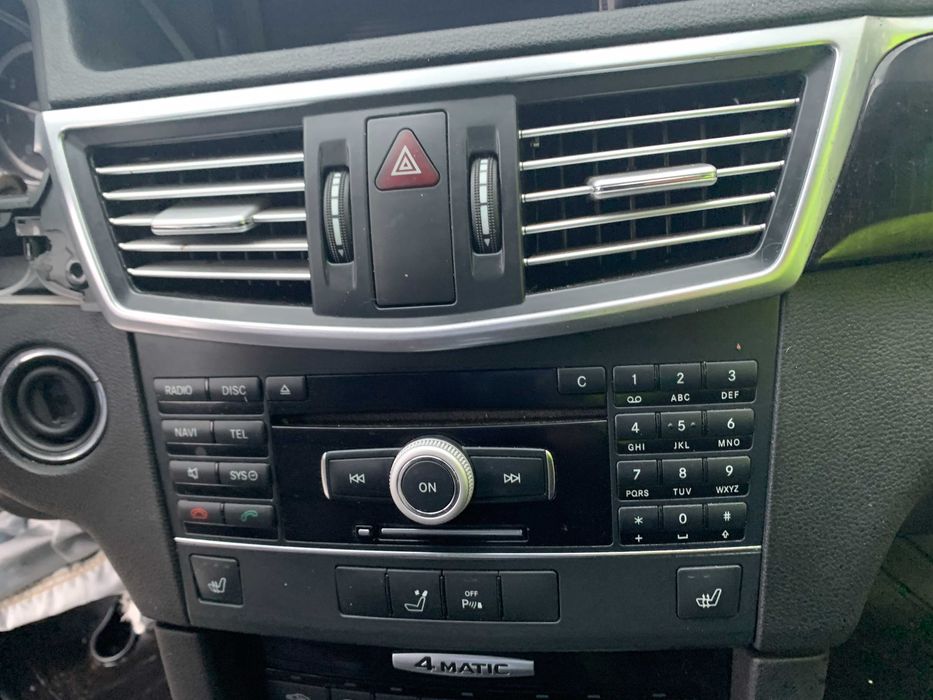 dezmembrez audi a4 b8 break 3.0 tdi/haion a4 b8/usa fata a4 b8/faruri