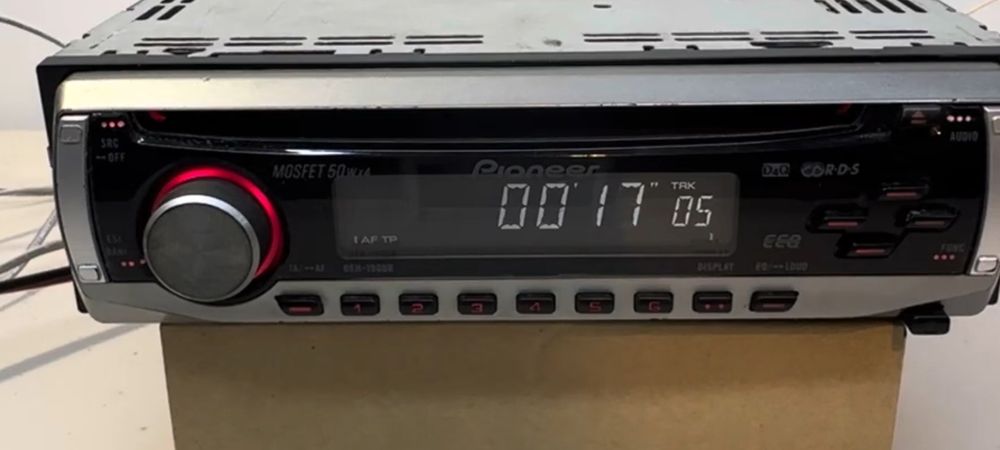 Radio Cd pioneer 4×50 watts DEH 1900R+ 4 Boxe