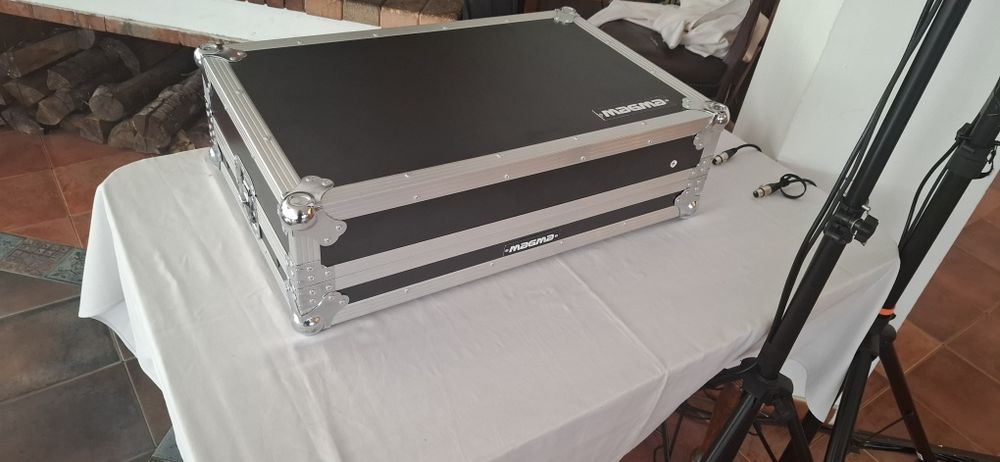 Продавам Pioneer DDJ 800