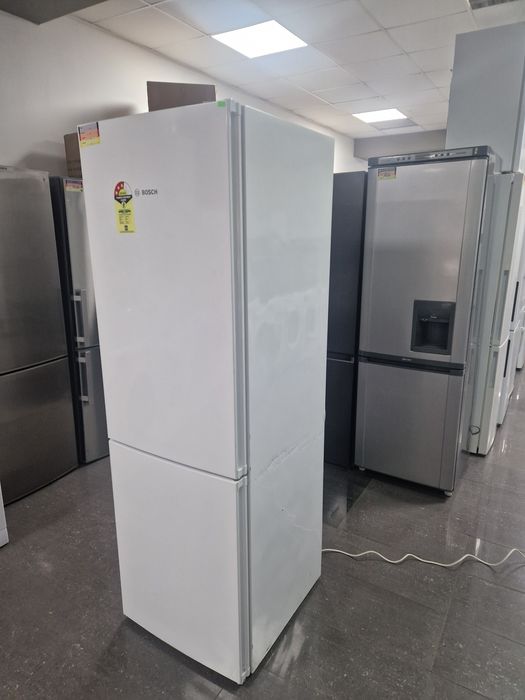 Хладилник с фризер Bosch 357 литра