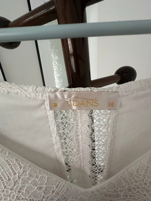 Бяла Дантелена Рокля