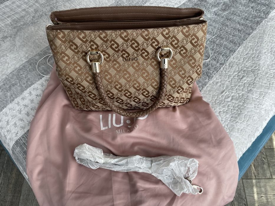 Елегантна дамска чанта