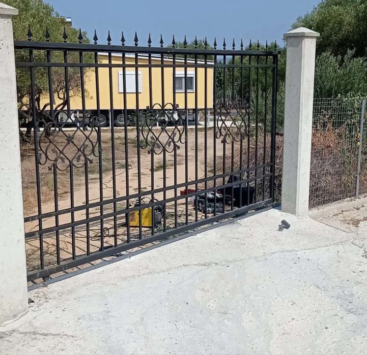 Метални врати и порти