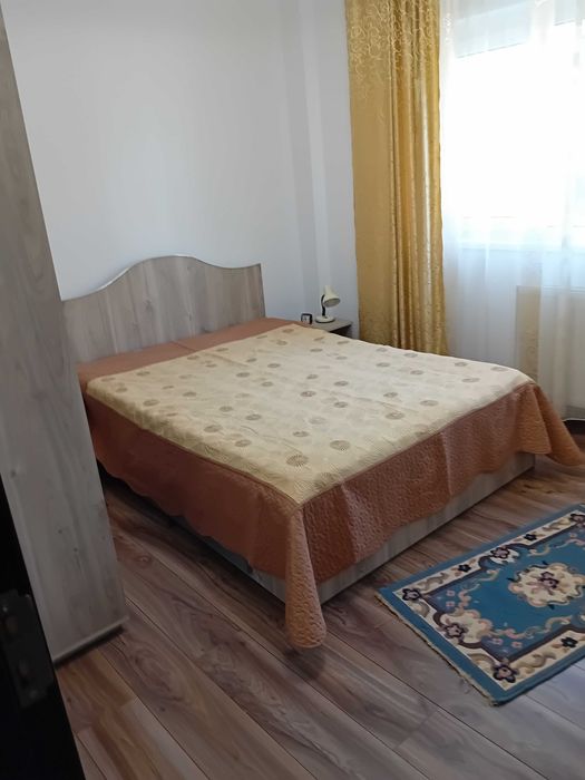 Inchiriez apartament 2 camere, 350 E