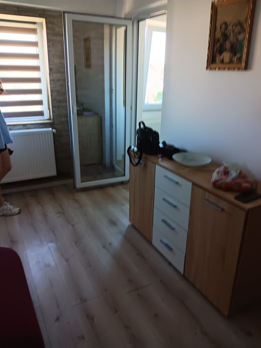 Închiriez garsonieră