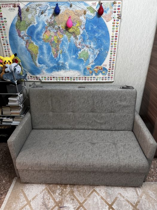 Диван раскладной серого цвета