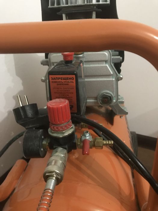 Продам компрессор 50л