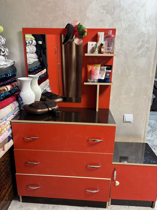 Продается спальный  гарнитур