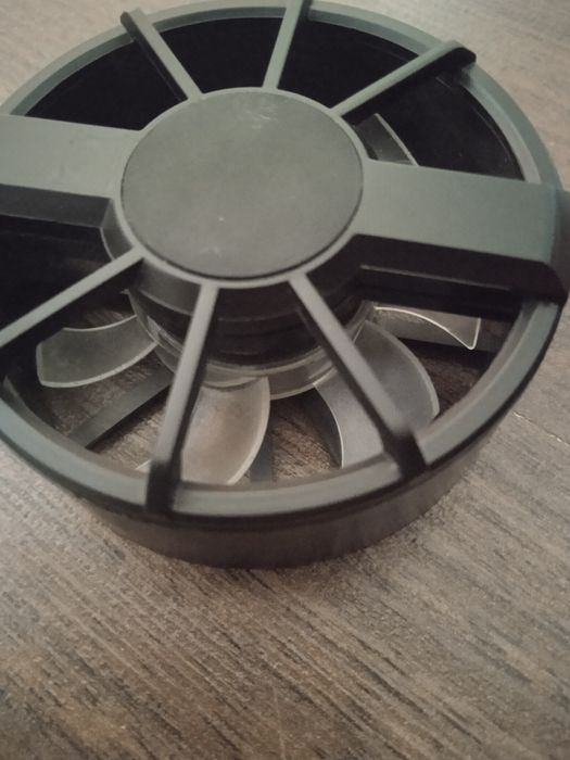 Kuller telefon uchun.Telefonni sovutaldi