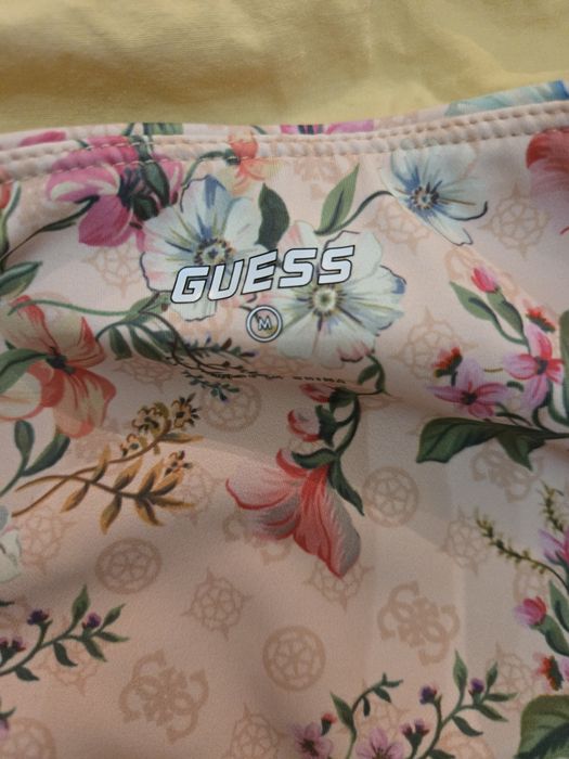 Клин на Guess...