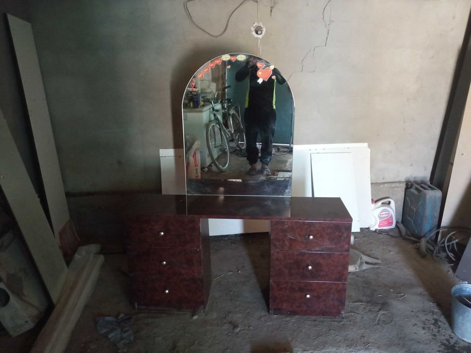 Трюмо для спальни