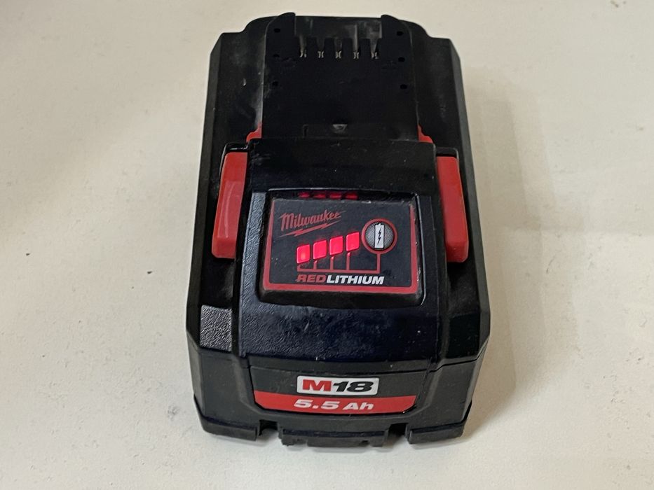 Акумулаторен Ъглошлайф Milwaukee M18 Cag125x + Батерия