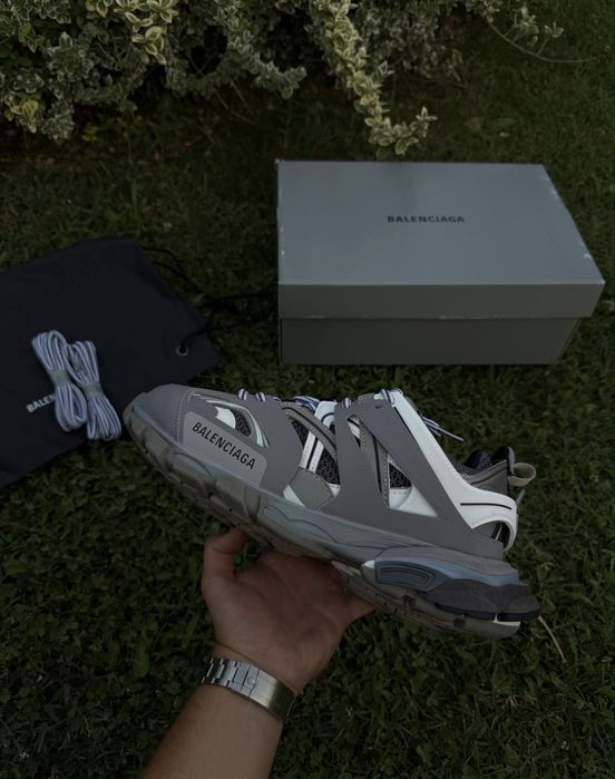 Balenciaga track