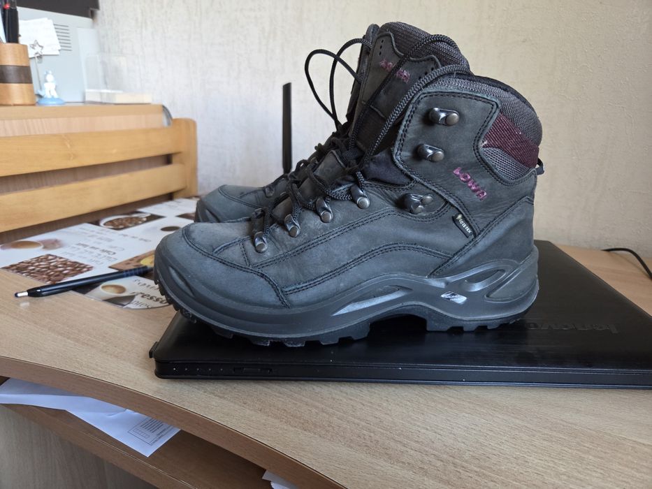 Туристически обувки LOWA 44